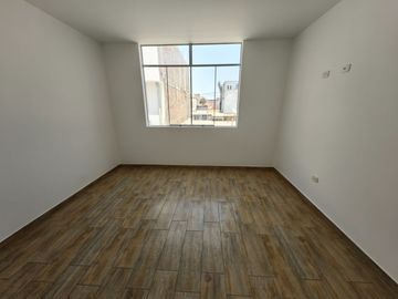 Vendo Casa Arquitectonica, Urb Los Huarangos