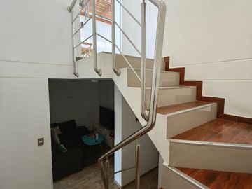 Vendo Casa Arquitectonica, Urb Los Huarangos