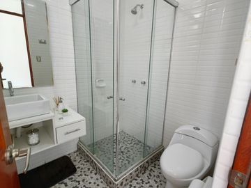 Vendo Casa Arquitectonica, Urb Los Huarangos