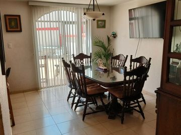 Casa a 5 min del Centro de Tepotzotlán, 3R, 1.5B, 2E, en Condominio Horizontal