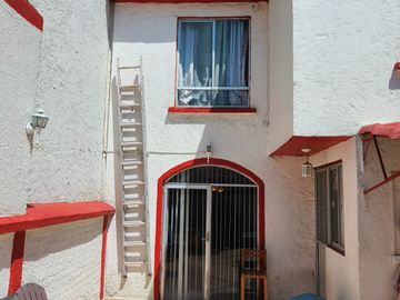 Casa a 5 min del Centro de Tepotzotlán, 3R, 1.5B, 2E, en Condominio Horizontal