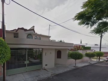 EN VENTA ESTA ATRACTIVA PROPIEDAD EN LOMAS DE QUERÈTARO, (REMATE BANCARIO)