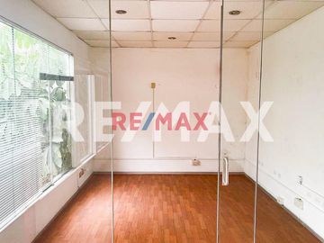 VENDO CASA EN AV. ROCA Y BOLOÑA, AT:476m2, MIRAFLORES