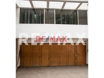VENDO CASA EN AV. ROCA Y BOLOÑA, AT:476m2, MIRAFLORES