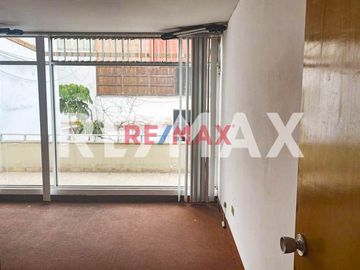 VENDO CASA EN AV. ROCA Y BOLOÑA, AT:476m2, MIRAFLORES