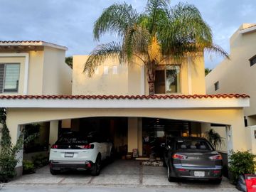 Casa en Venta en Residencial la Querencia 302, Zona NorPoniente