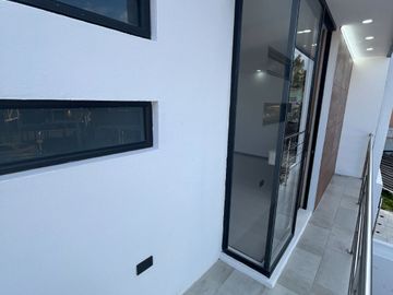 MODERNA VIVIENDA CON AMPLIA AREA VERDE DE VENTA, Sector Ricaurte L101