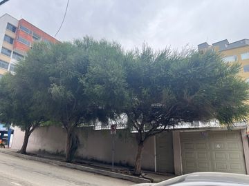 PROPIEDAD EN VENTA - SECTOR BELLAVISTA BAJA EN QUITO