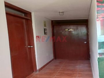 Vendo Casa 4 Pisos Zona Altamente Comercial - San Juan De Lurigancho