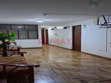 Vendo Casa 4 Pisos Zona Altamente Comercial - San Juan De Lurigancho