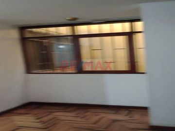 Vendo Casa 4 Pisos Zona Altamente Comercial - San Juan De Lurigancho