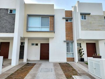 Casa en Venta. Paseo de Los Alcatraces 700, Zakia. El Marqués, Querétaro