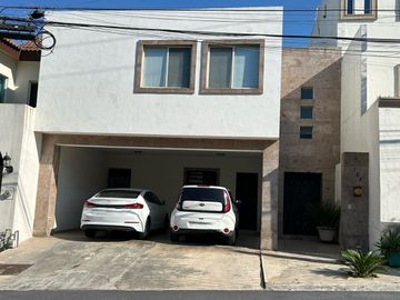 Casa en Venta en Cumbres Elite