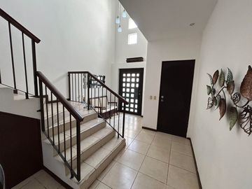 Casa en Venta en Cumbres Elite