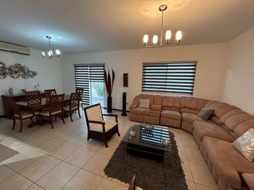 Casa en Venta en Cumbres Elite