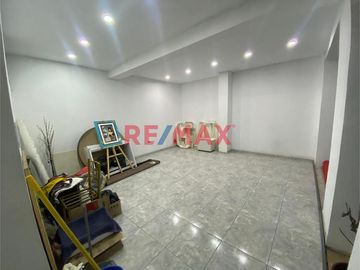 Gran Oportunidad Venta De Casa 245 Mt2 En Vmt Cerca A Municipalidad