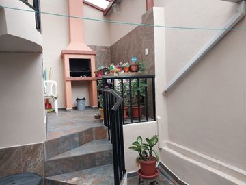 CASA EN VENTA SANTA LUCÍA ALTA 5 DORMITORIOS