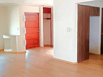 Moderna Residencia en SANTA FE JURIQUILLA, Condominio cerrado con acceso controlado, vigilancia 24 / 7, cámaras de videovigilancia.