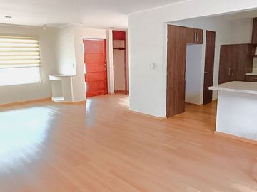 Moderna Residencia en SANTA FE JURIQUILLA, Condominio cerrado con acceso controlado, vigilancia 24 / 7, cámaras de videovigilancia.