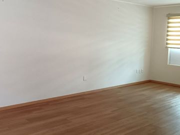 Moderna Residencia en SANTA FE JURIQUILLA, Condominio cerrado con acceso controlado, vigilancia 24 / 7, cámaras de videovigilancia.