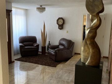 CASA EN VENTA, COLONIA JARDIN, SAN LUIS POTOSI, A UNOS PASOS DE PLAZA TANGAMANGA