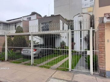 Linda casa, 312 m2, ideal vivienda o Proyecto, 4 dorms, 3 baños, 2 estac.