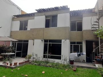 Linda casa, 312 m2, ideal vivienda o Proyecto, 4 dorms, 3 baños, 2 estac.