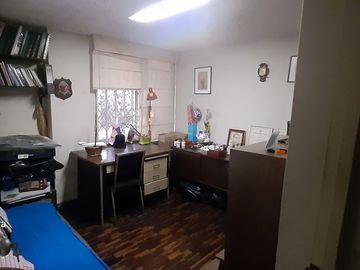 Linda casa, 312 m2, ideal vivienda o Proyecto, 4 dorms, 3 baños, 2 estac.