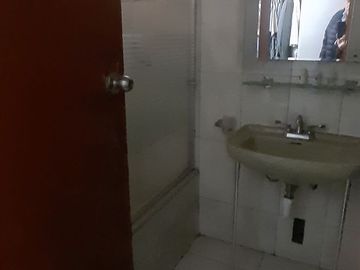 Linda casa, 312 m2, ideal vivienda o Proyecto, 4 dorms, 3 baños, 2 estac.
