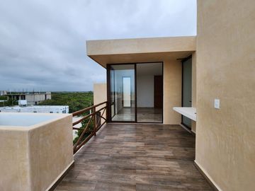 Casa con rooftop, alberca, a pasos del mar, en venta San Benito pre-construccion
