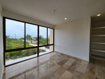 Casa con rooftop, alberca, a pasos del mar, en venta San Benito pre-construccion