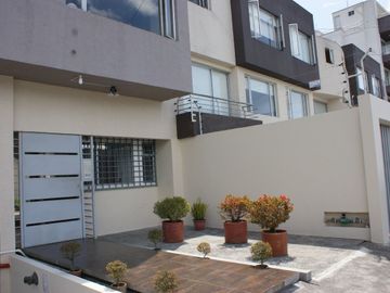 Venta  - Casa - Norte - Quito - Santa Lucia Alta