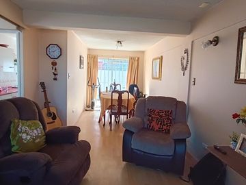 Casa de dos pisos en Villa Alhambra, Chiguayante