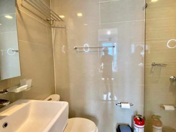 For Sale: 1BR Unit in Uptown Parksuites Tower 1, Uptown BGC, P14M