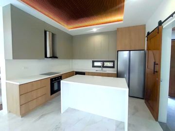 With Pool 2Storey Semi-Furnished Single Retirement House and Lot For Sale in Tagaytay