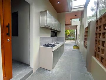 With Pool 2Storey Semi-Furnished Single Retirement House and Lot For Sale in Tagaytay