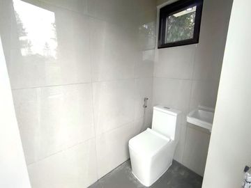 With Pool 2Storey Semi-Furnished Single Retirement House and Lot For Sale in Tagaytay