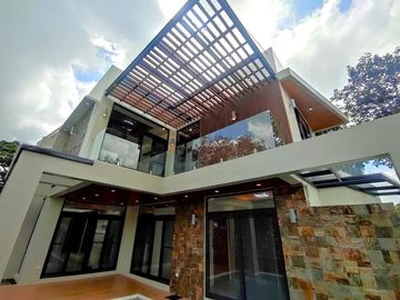 With Pool 2Storey Semi-Furnished Single Retirement House and Lot For Sale in Tagaytay