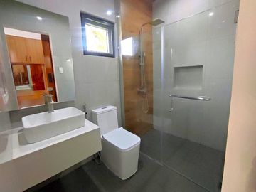 With Pool 2Storey Semi-Furnished Single Retirement House and Lot For Sale in Tagaytay