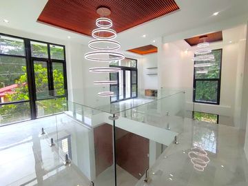 With Pool 2Storey Semi-Furnished Single Retirement House and Lot For Sale in Tagaytay