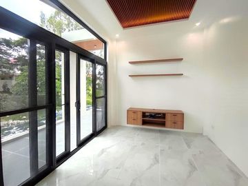 With Pool 2Storey Semi-Furnished Single Retirement House and Lot For Sale in Tagaytay