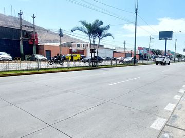 En Venta Local Comercial En Galaxy Chorrillos