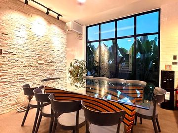 STUNNING INCOME GENERATING HOUSE FOR SALE IN AMADEO TAGAYTAY