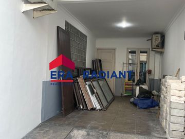 Dijual Rumah di Camar, Bintaro Sektor 3 - Lokasi Bagus, Dekat Tol & Stasiun!