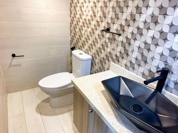 SEMI FURNISHED HOUSE FOR SALE NEAR AIRPORT