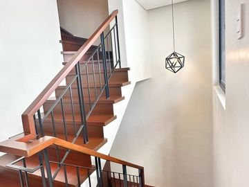 SEMI FURNISHED HOUSE FOR SALE NEAR AIRPORT