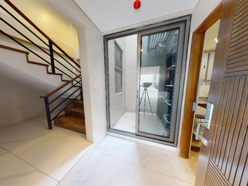 5BR Townhouse for Sale in Paranaque City