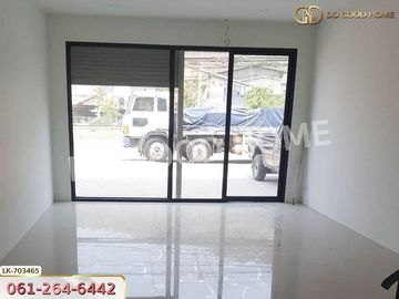 Commercial building in Khao Raeng Village, Saraburi, near Nong Khae Industrial Estate, Saraburi
