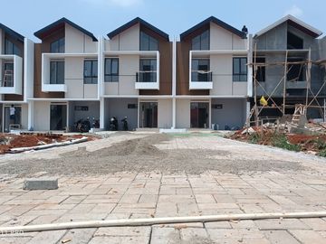 For Sale 2-Storey House in Pocis Tangerang on the Side of the Highway