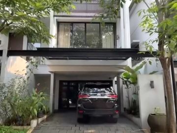 Dijual Rumah di Serenia Hills, Lebak Bulus 3 Lantai Cluster Quantum LT 250